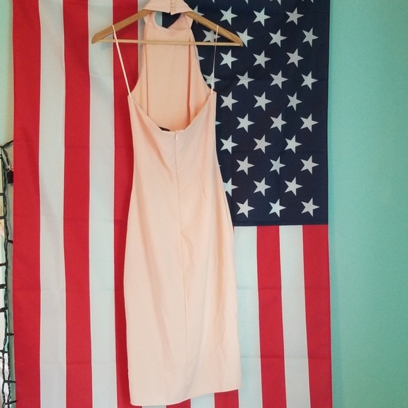 Light pink small halter top dress - Picture 3 of 3